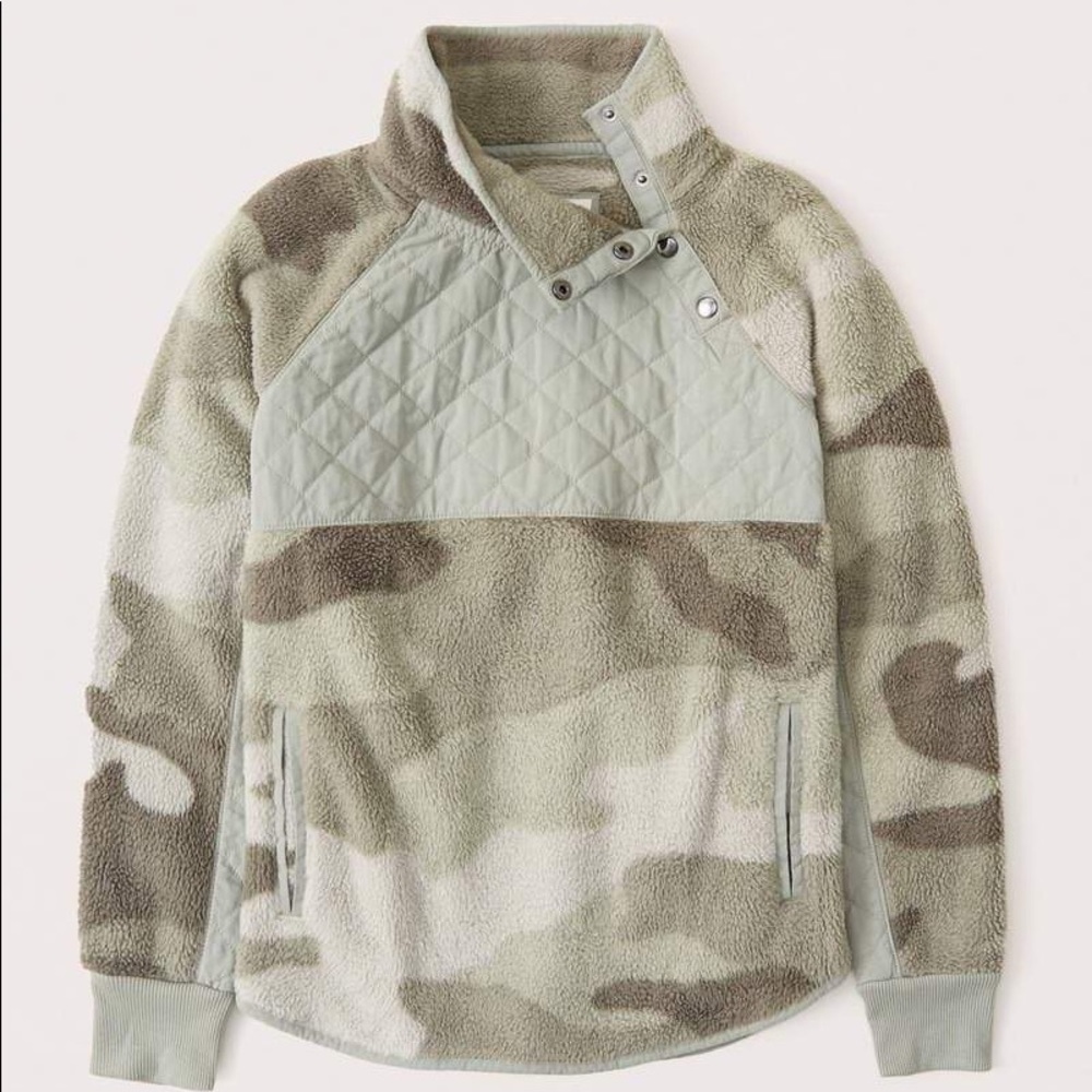 Abercrombie & Fitch Asymmetrical Snap-Up Fleece